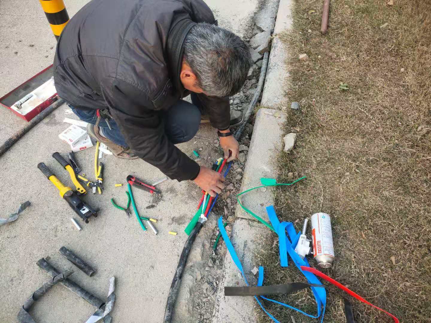 徐州铁塔公司外部强电施工